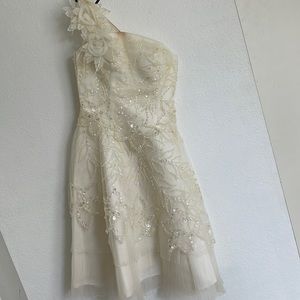 White glitter dress size small. Good for wedding, prom.